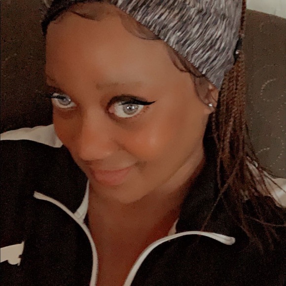 PREVIOUSLY WORN-4X4 Multi-Part Swiss Lace Front Wig Box Braid Wig color 1b/30 - Picture 2 of 13